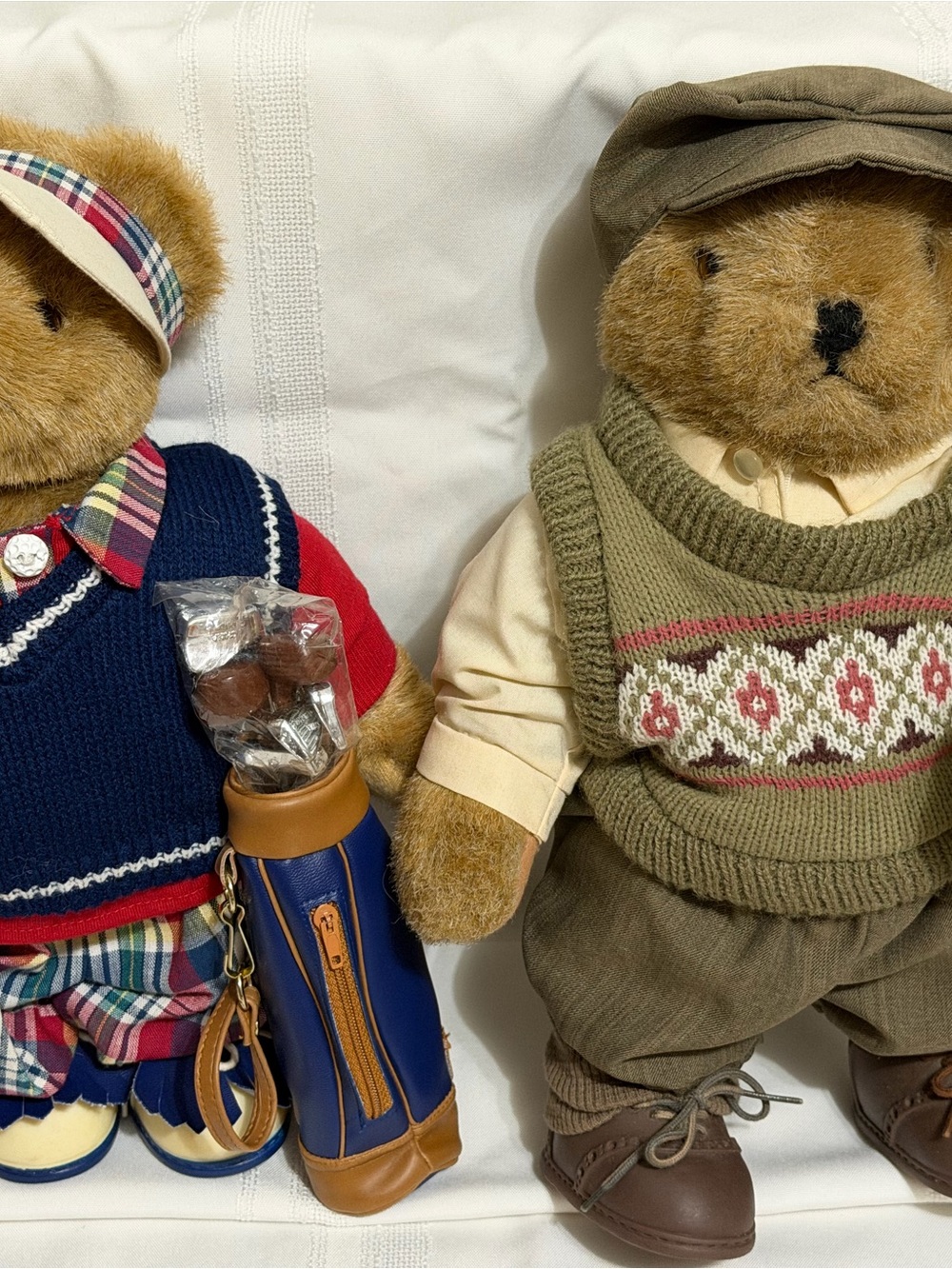 Pair of Vintage Tender Heart Treasures Jointed Bear Golfers With Golf Clubs